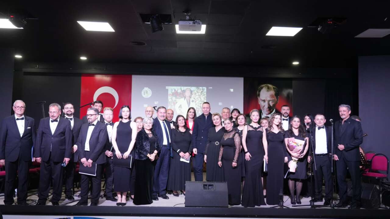 Milas’ta Türk Müziği Rüzgârı: İlk Konser Ayakta Alkışlandı 7